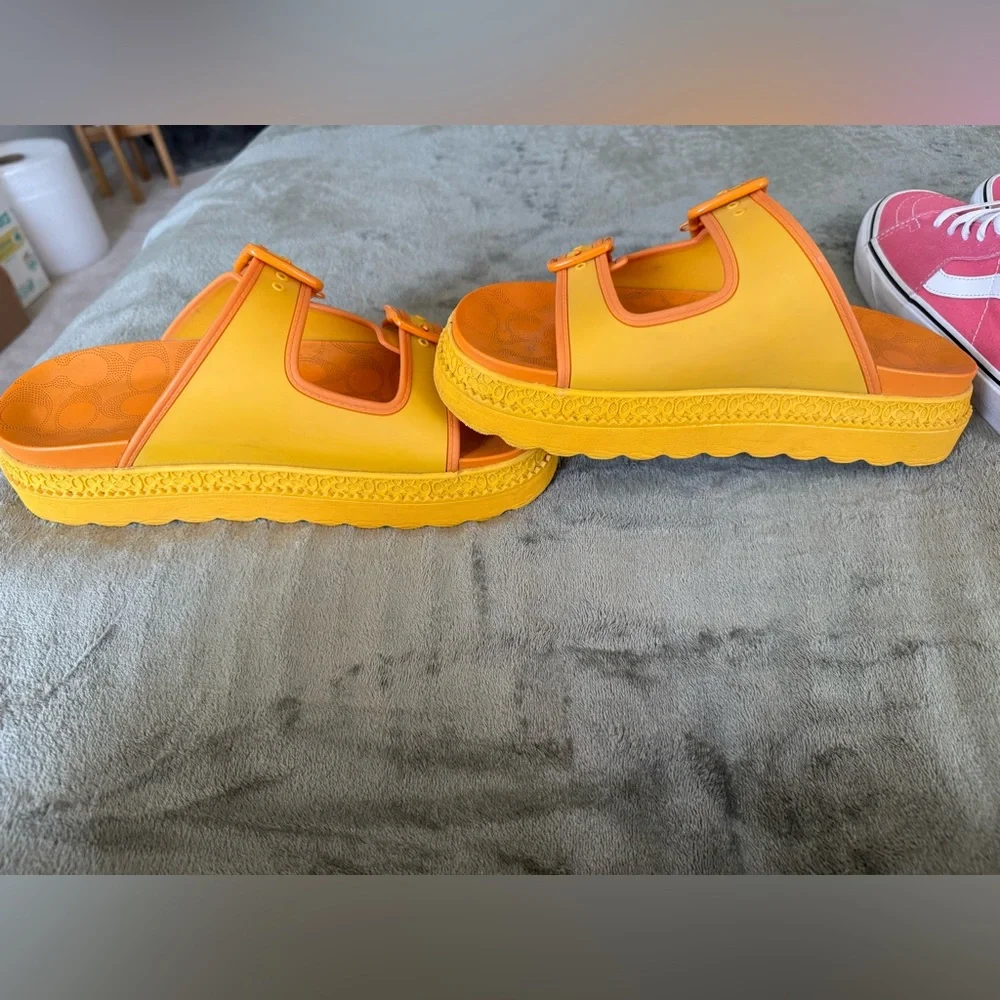 COACH Lainey Sandal - Picture 4 of 7